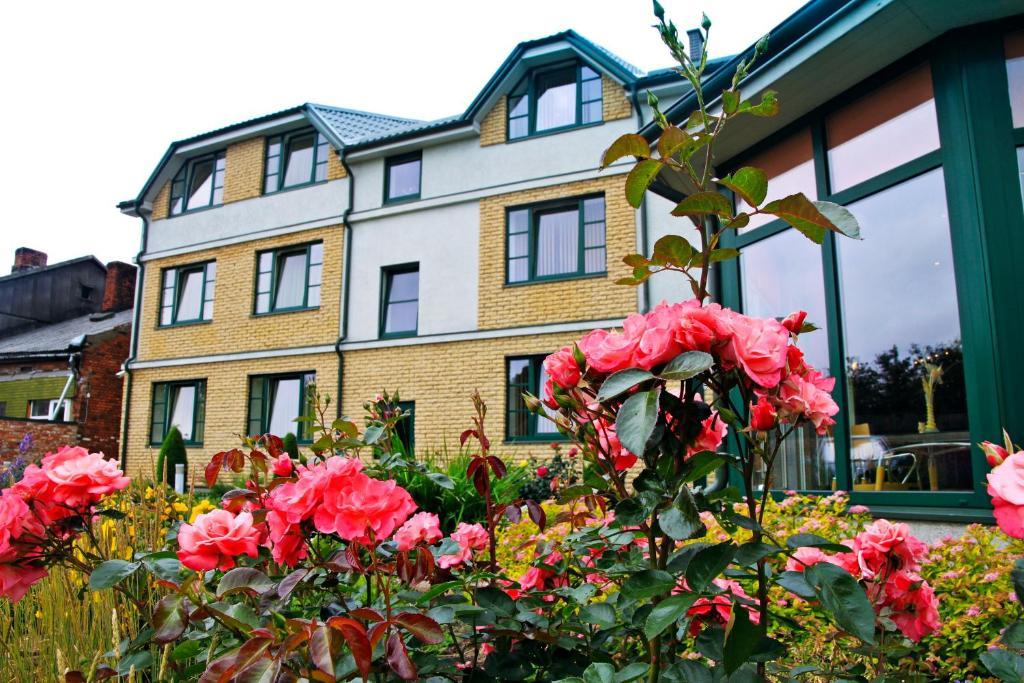 Hotel Linda - Helvita Liepāja Dış mekan fotoğraf